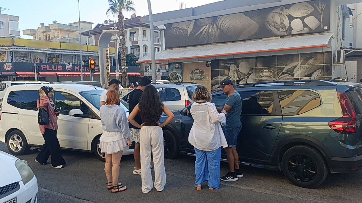 Manavgat'ta Zincirleme Kaza: Can Kaybı Yok