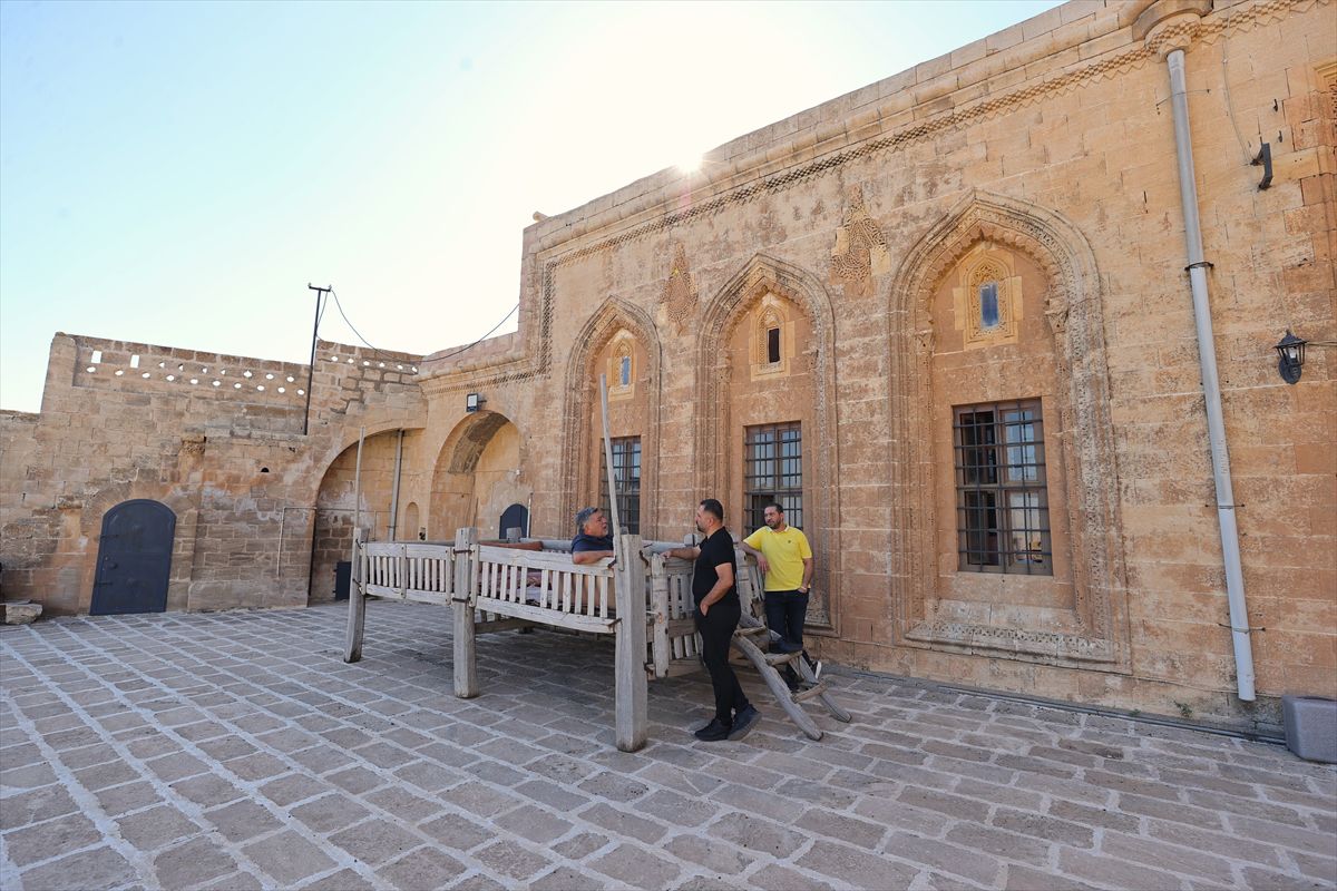 Mardin'de Dam Palas Keyfi: Yıldızların Altında Geleneksel Serinleme