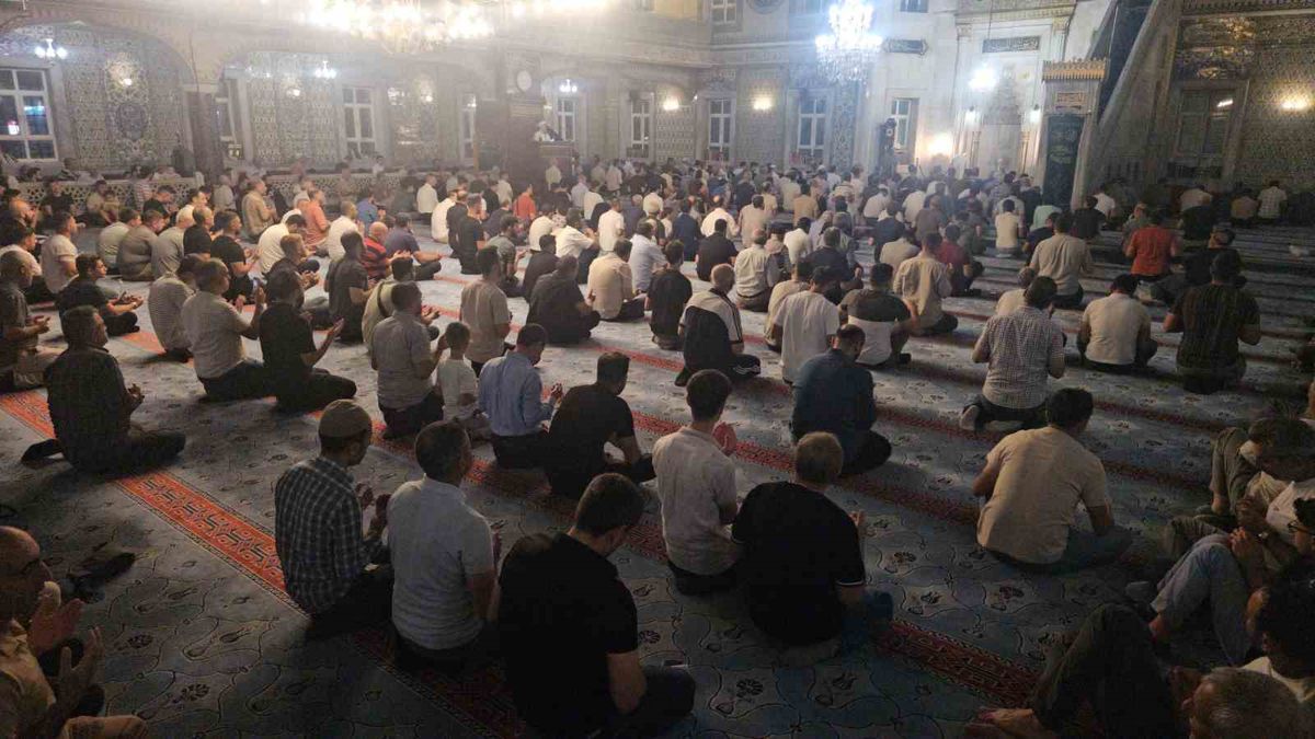 Elazığ'da Mevlid Kandili Coşkusu