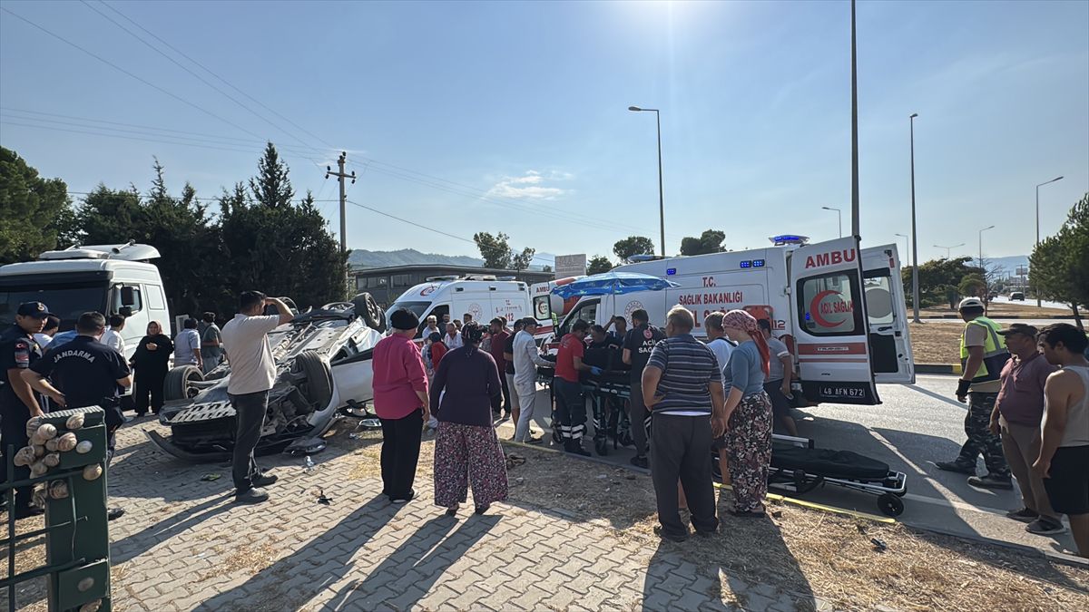 Muğla'da Tır-Otomobil Çarpıştı: 4 Yaralı
