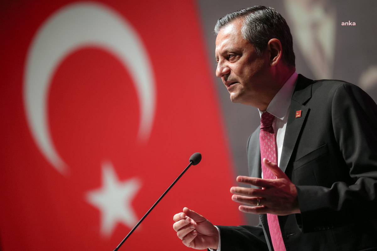 Özgür Özel'den Mevlit Kandili Mesajı