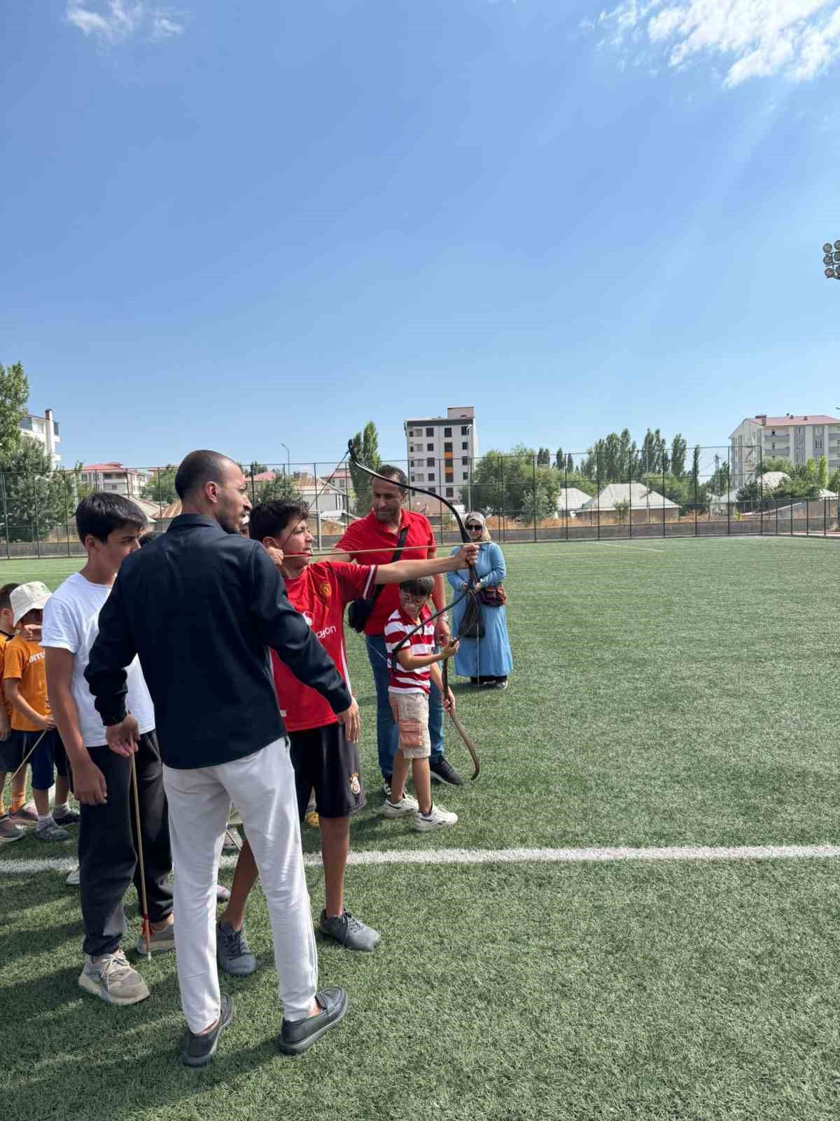 Patnos'ta Gençlik Festivali Renkli Görüntülere Sahne Oldu