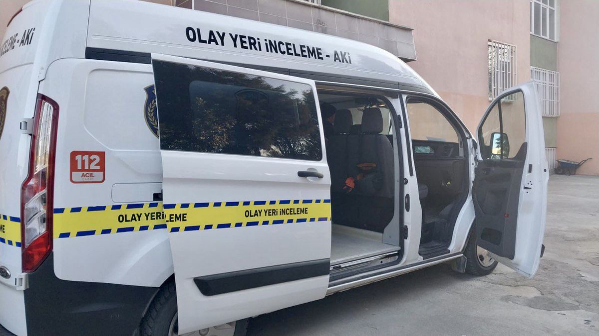 90 Yaşındaki Kadın 2. Kattan Düşerek Hayatını Kaybetti