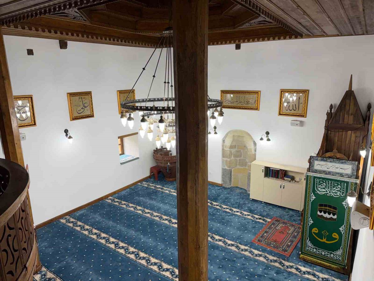 Tarihi Çağlıyan Köyü Camii'ne Hüsn-i Hat Zarafeti