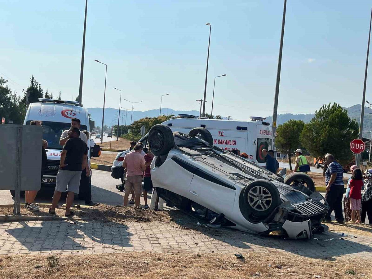 Tır ile otomobil çarpıştı: 4 yaralı