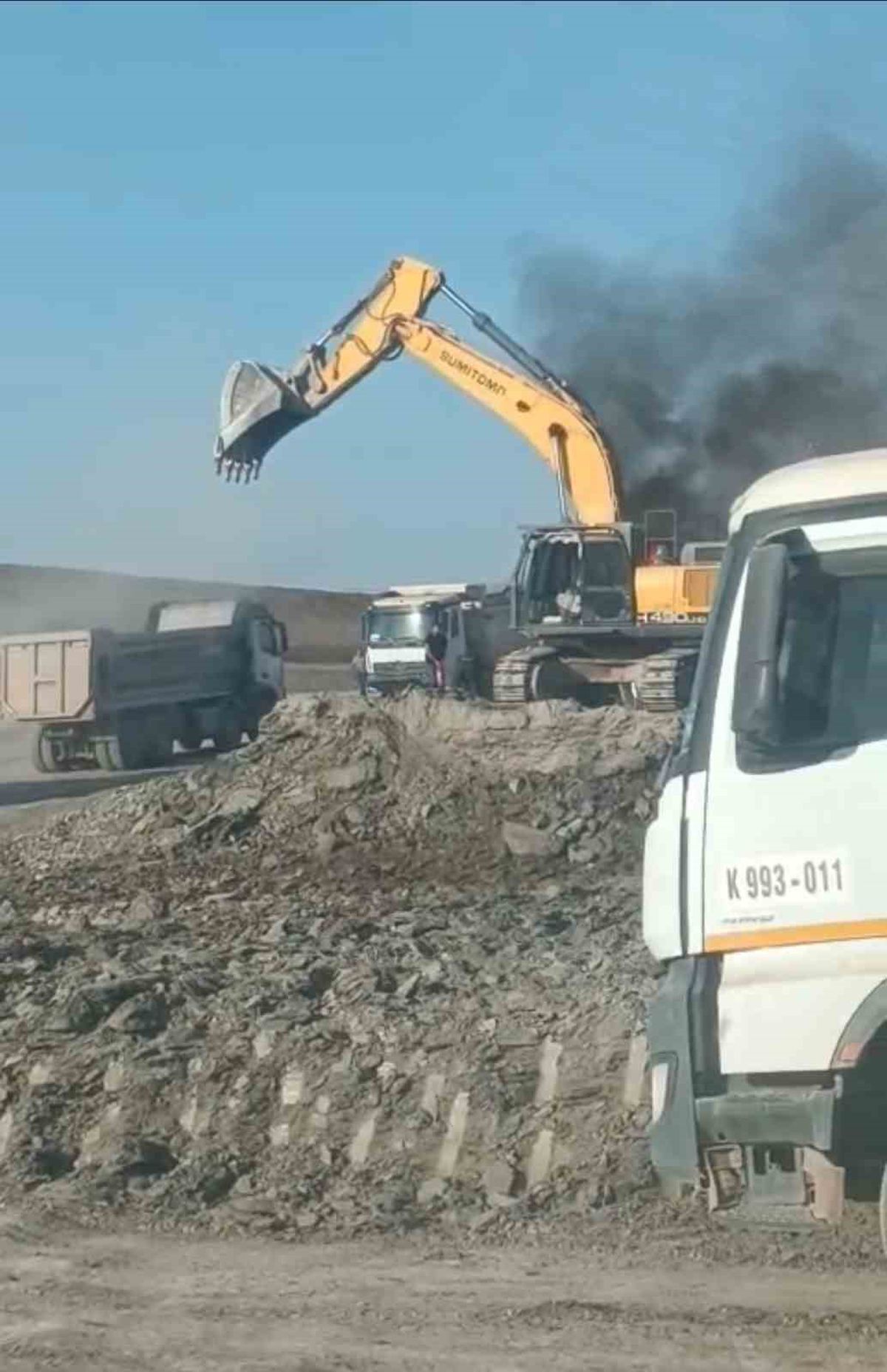 Siirt'te Demir Yolu İnşaatında İş Makinesi Yangını