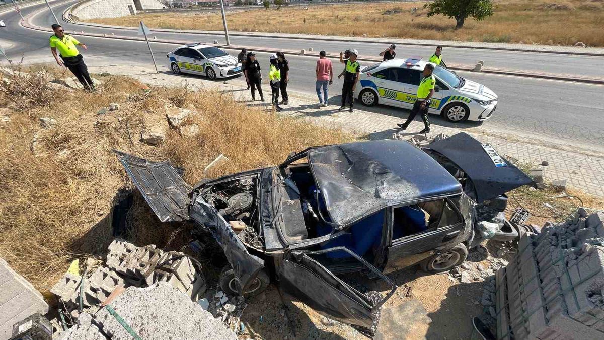 Karaman'da Takla Atan Otomobil Kazası: Kadın Sürücü Yaralandı