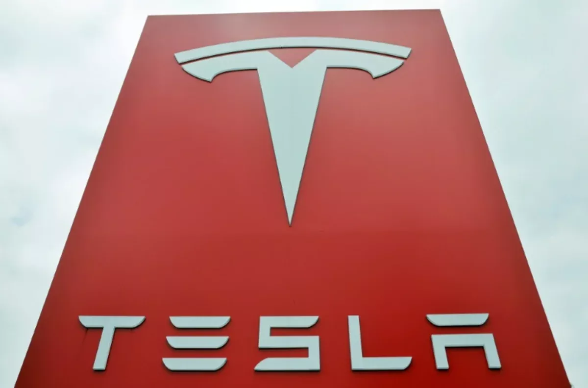 Tesla ve Çinli Üreticilerden Kapı Kolu Nedeniyle Milyonlarca Araç Geri Çağrıldı