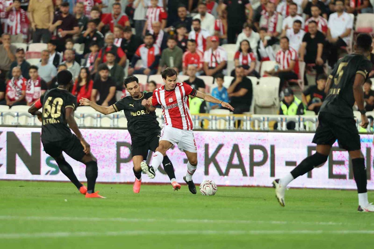 Sivasspor 2-2 Manisa FK: İki Taraftan 4 Gol