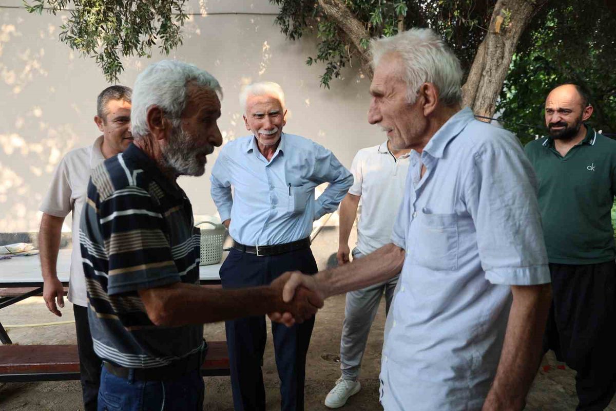 83 ve 72 Yaşındaki İki Dededen Örnek Davranış: Kazada Helalleştiler