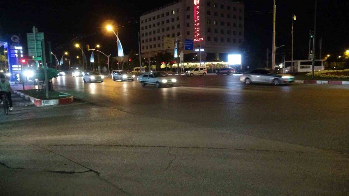 Adıyaman'da 4.2 Büyüklüğünde Deprem, Çevre İllerde Hissedildi