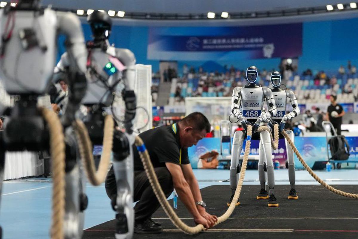 Robotların Halat Çekme Mücadelesi Beijing'de