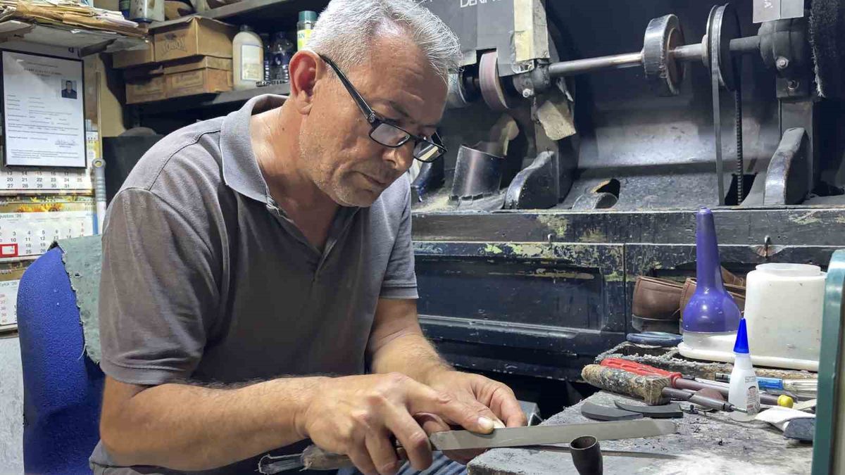 Baba Mesleğini 43 Yıldır Yaşatıyor
