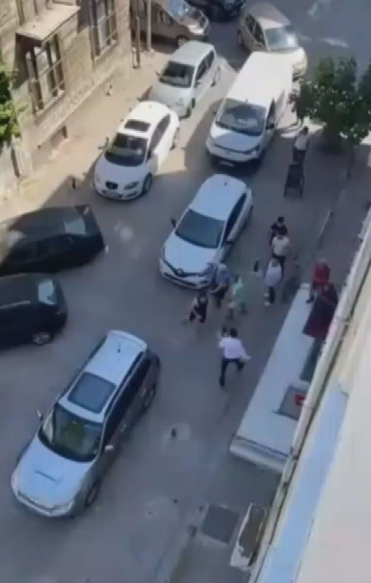 Bakırköy'de Sokak Ortasında Yumruklu Kavga