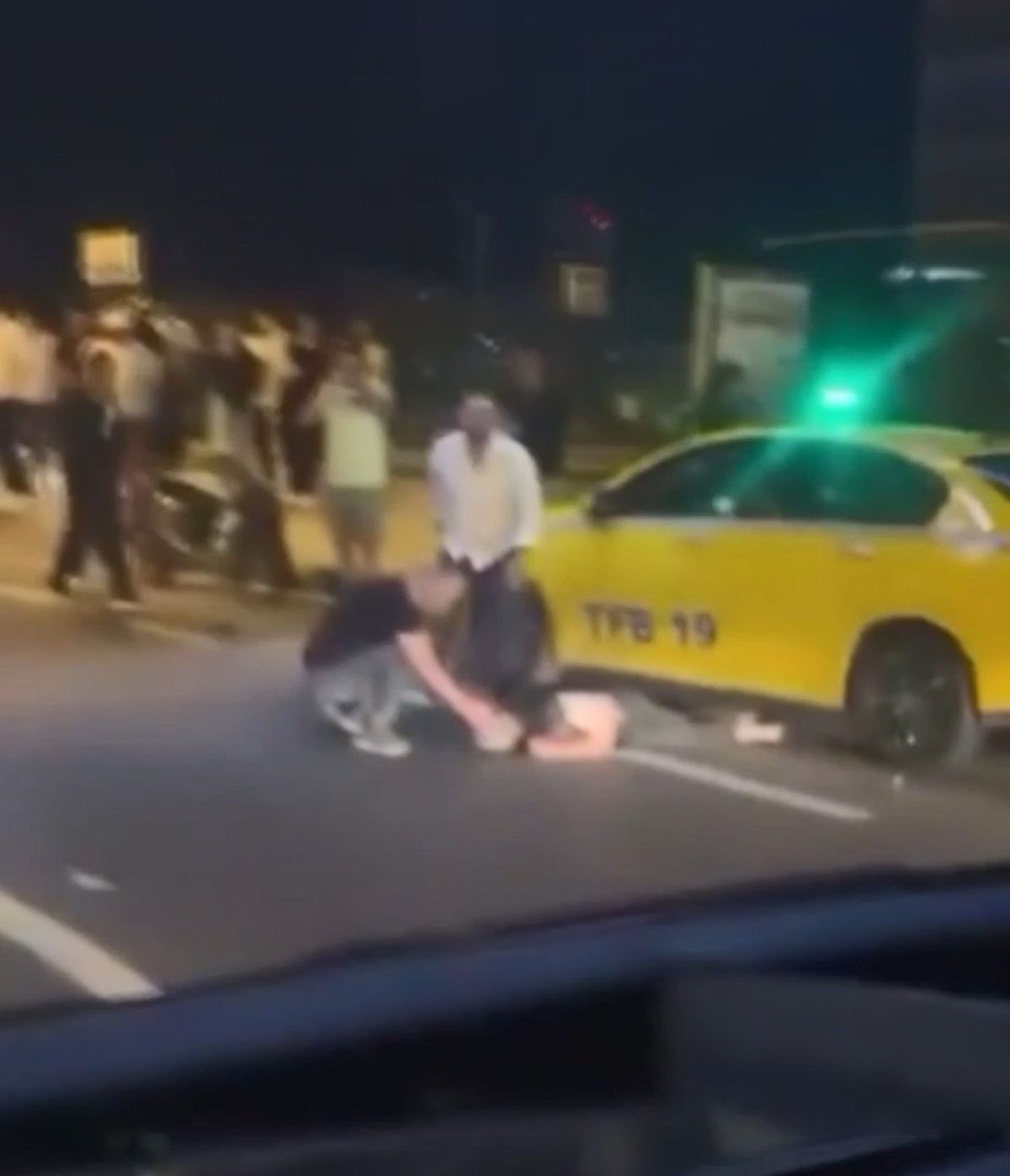 Bakırköy'de Peş Peşe Motosiklet Kazası: 1'i Ağır 3 Yaralı