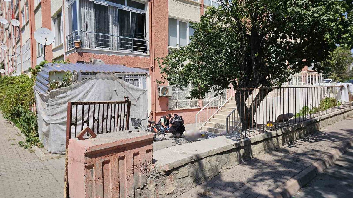 Kayseri'de boşanma aşamasındaki eşini bıçaklayan şüpheli teslim oldu