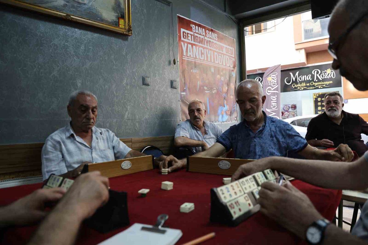 Kahvehanede 'Yancı' Krizi: Afişle Şans Suçlaması