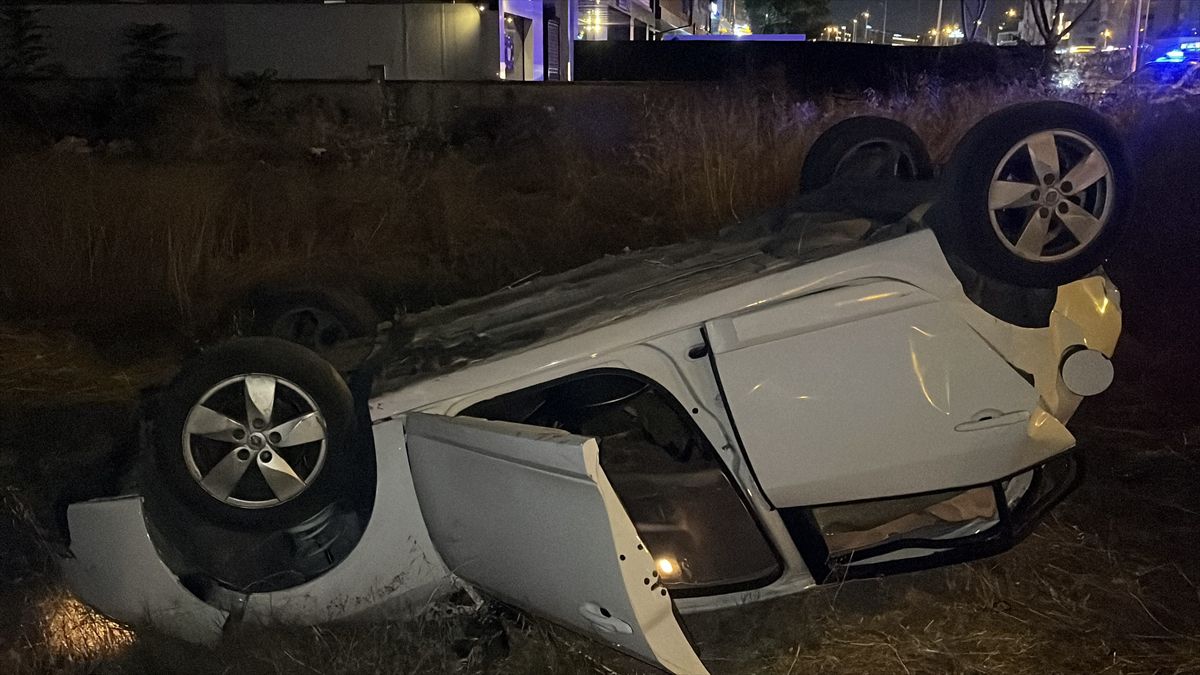 Bursa'da otomobil devrildi: 5 yaralı