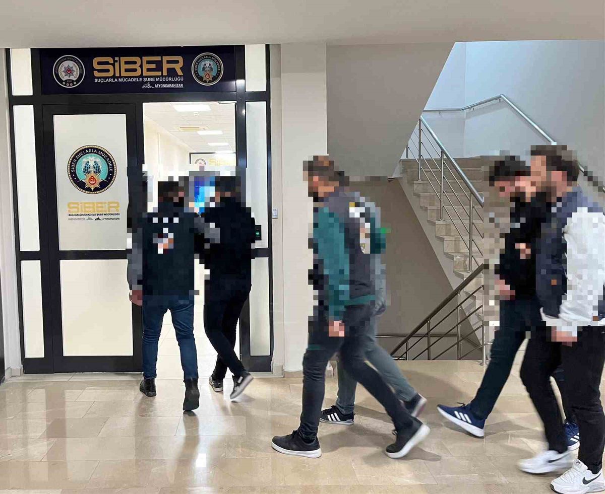 Afyonkarahisar'da Hisse Senedi Dolandırıcılığı: 3 Kişi Tutuklandı