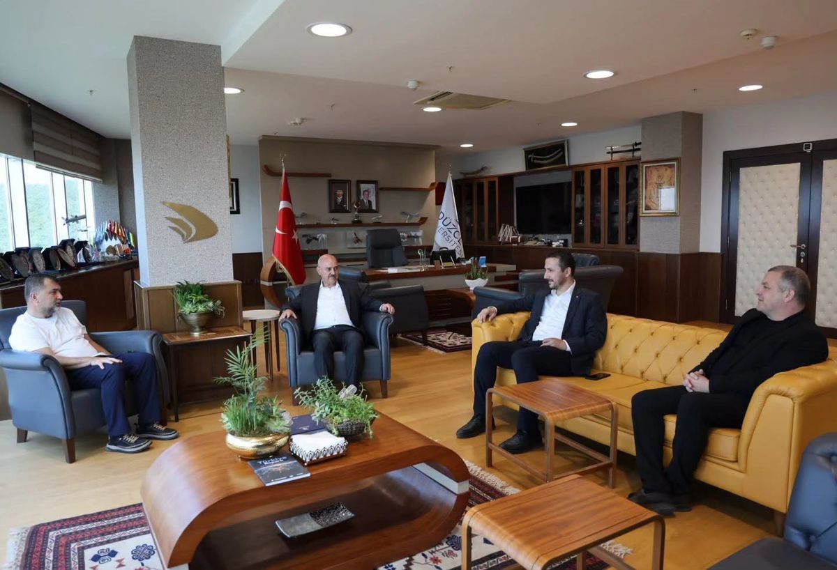 Düzce Üniversitesi Rektörü, Milletvekili ve İl Başkanı ile Bir Araya Geldi