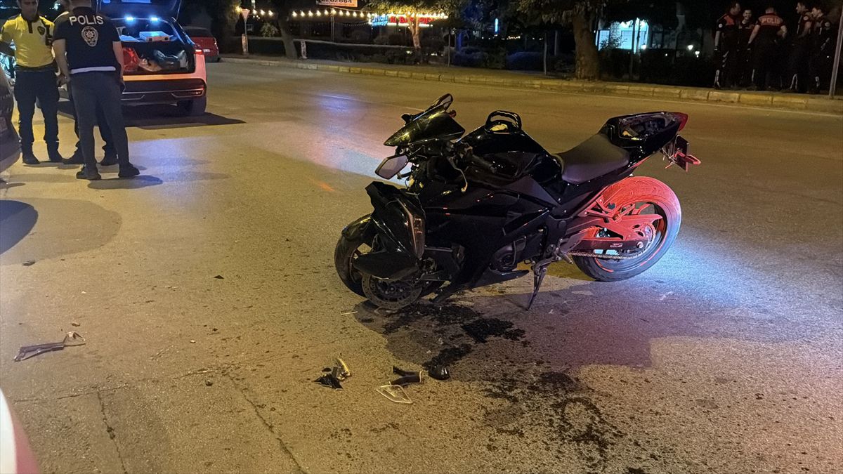 Odunpazarı'nda Motosiklet-Otomobil Çarpışması: Sürücü Yaralandı