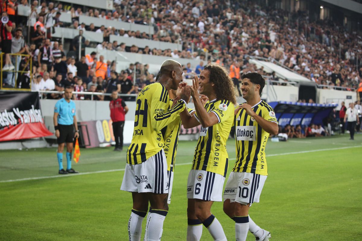 Fenerbahçe, Şampiyonlar Ligi için sahaya çıkıyor