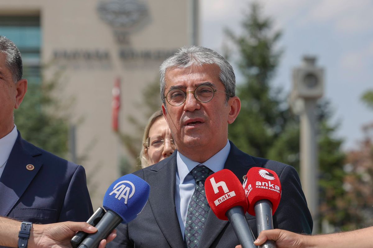 Yeni Parti, 7587 ve 7588 Sayılı Kanunların İptali İçin AYM'ye Başvurdu