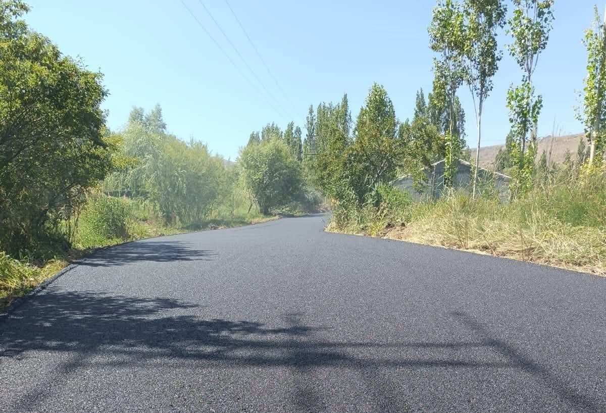 Kağızman’da köy yollarında asfalt seferberliği: 7 kilometrelik yol yenileniyor