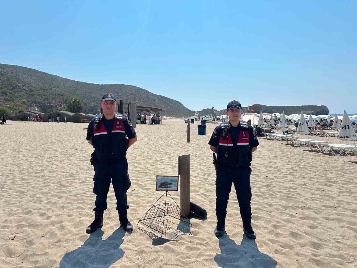 Jandarmadan Patara Plajı'nda Deniz Kaplumbağaları İçin Denetim