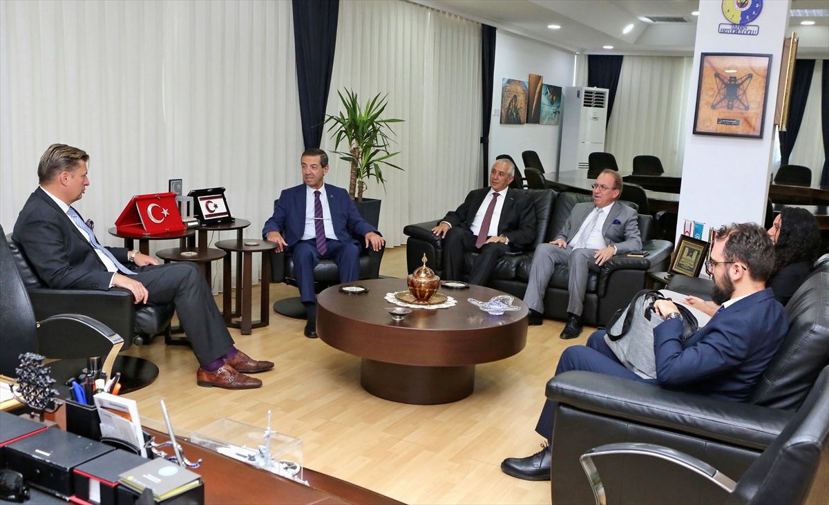 KKTC Dışişleri Bakanı, Alman Milletvekili Krah'ı Kabul Etti