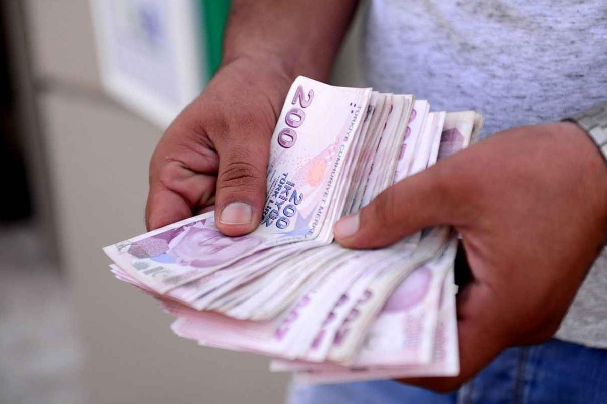 Kontak çevirmek artık daha pahalı! Benzin 75 lira sınırına geldi