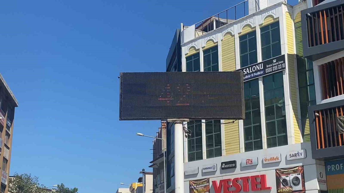 Edremit Körfezi'nde Sıcak Hava Etkili: Termometreler 40 Dereceyi Aştı