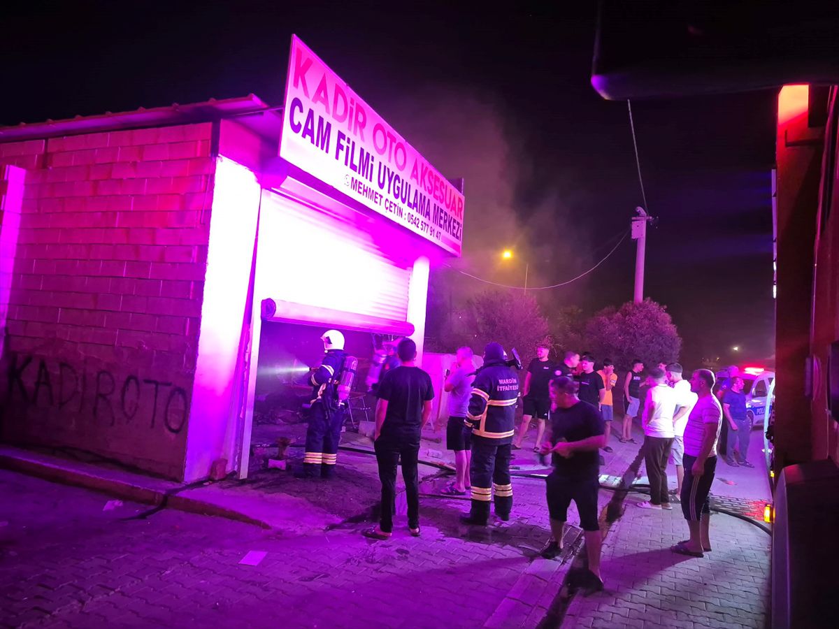 Mardin'de iş yerinde çıkan yangın söndürüldü