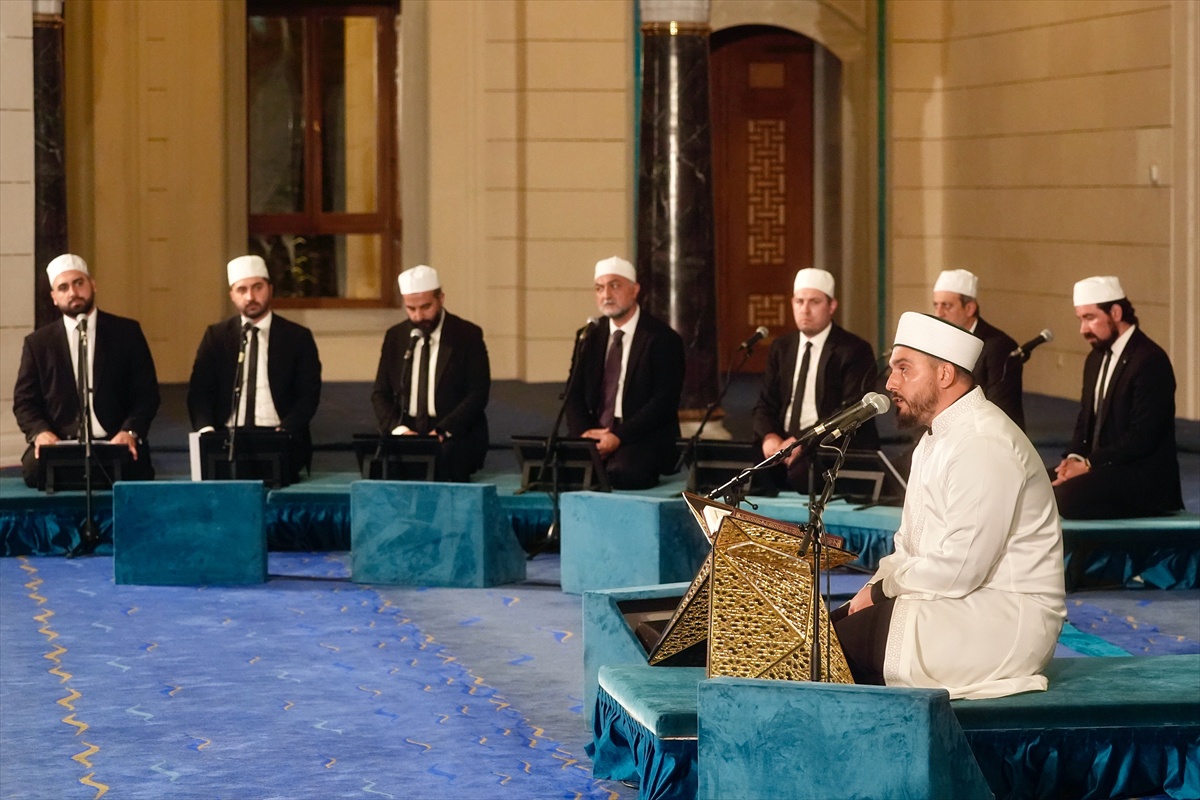 Mevlit Kandili'nde İstanbul Camilerinde Yoğunluk