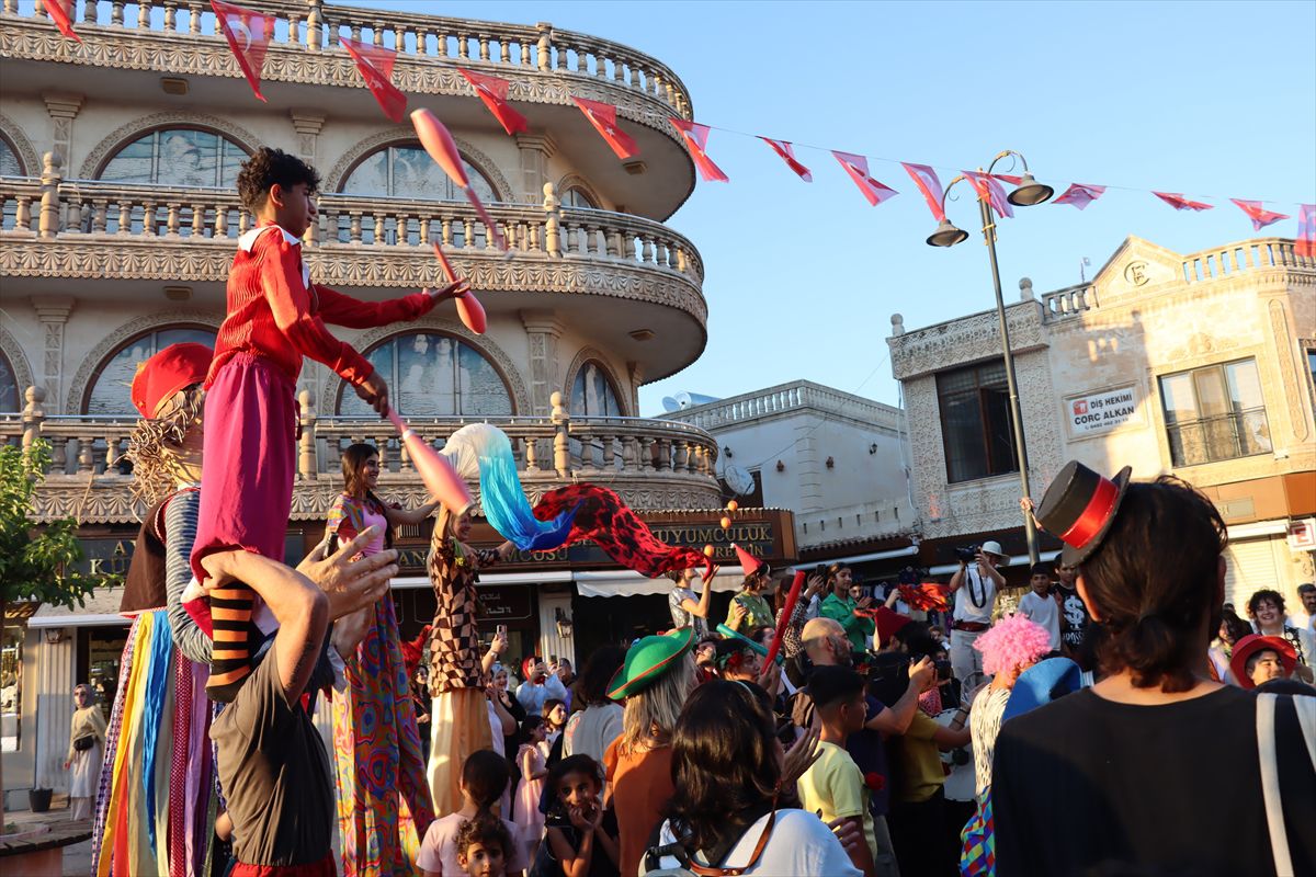 Midyat’ta Uçan Halı Çocuk Festivali Coşkusu
