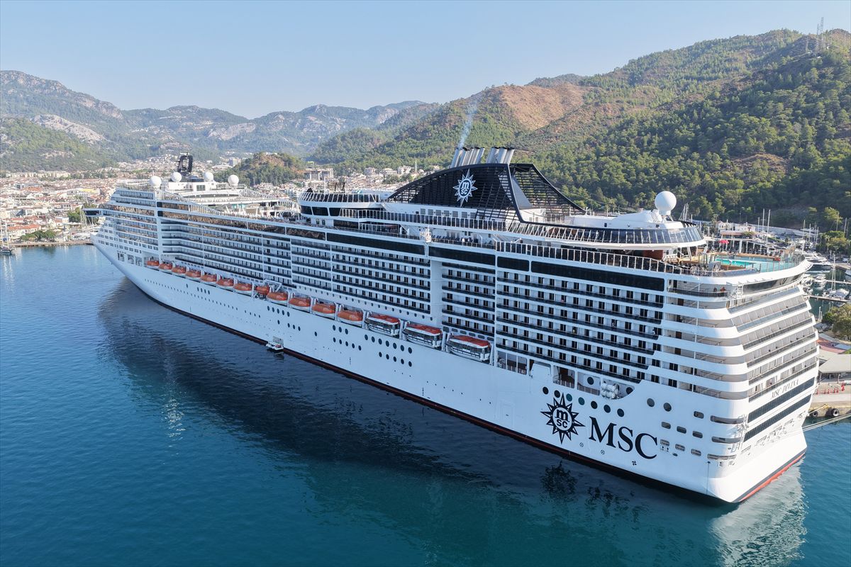 Marmaris'e 4 bin 239 turistli dev kruvaziyer