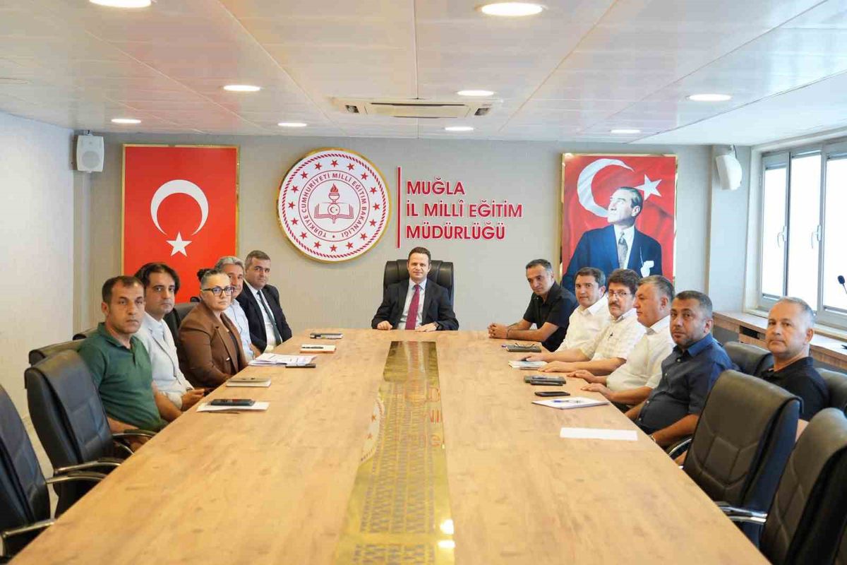 Milli Eğitim Müdürü'nden Haftalık Planlama Toplantısı