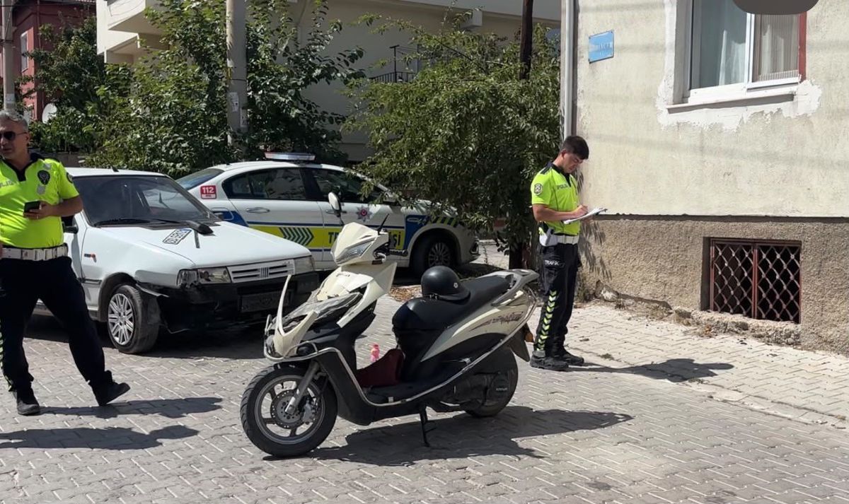 Tavşanlı'da Motosiklet ile Otomobil Çarpıştı: 1 Yaralı