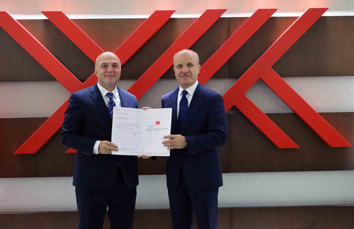 BEUN Rektörü Ulusoy Mazbatasını YÖK Başkanı'ndan Aldı