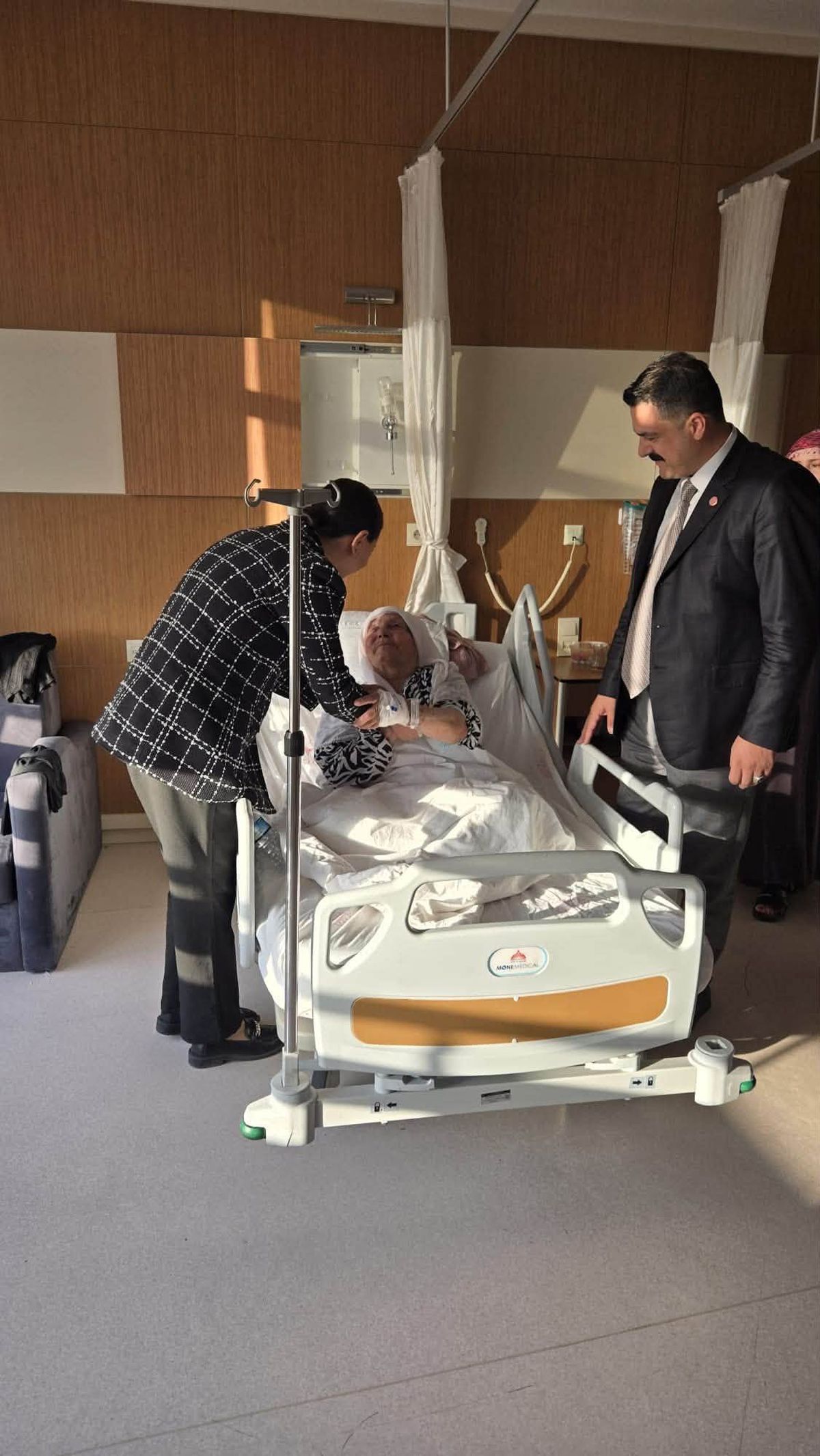 Sağlık Müdürü Acu Hastanede Tedavi Gören Hasta ve Yakınlarının Mevlit Kandili’ni Kutladı