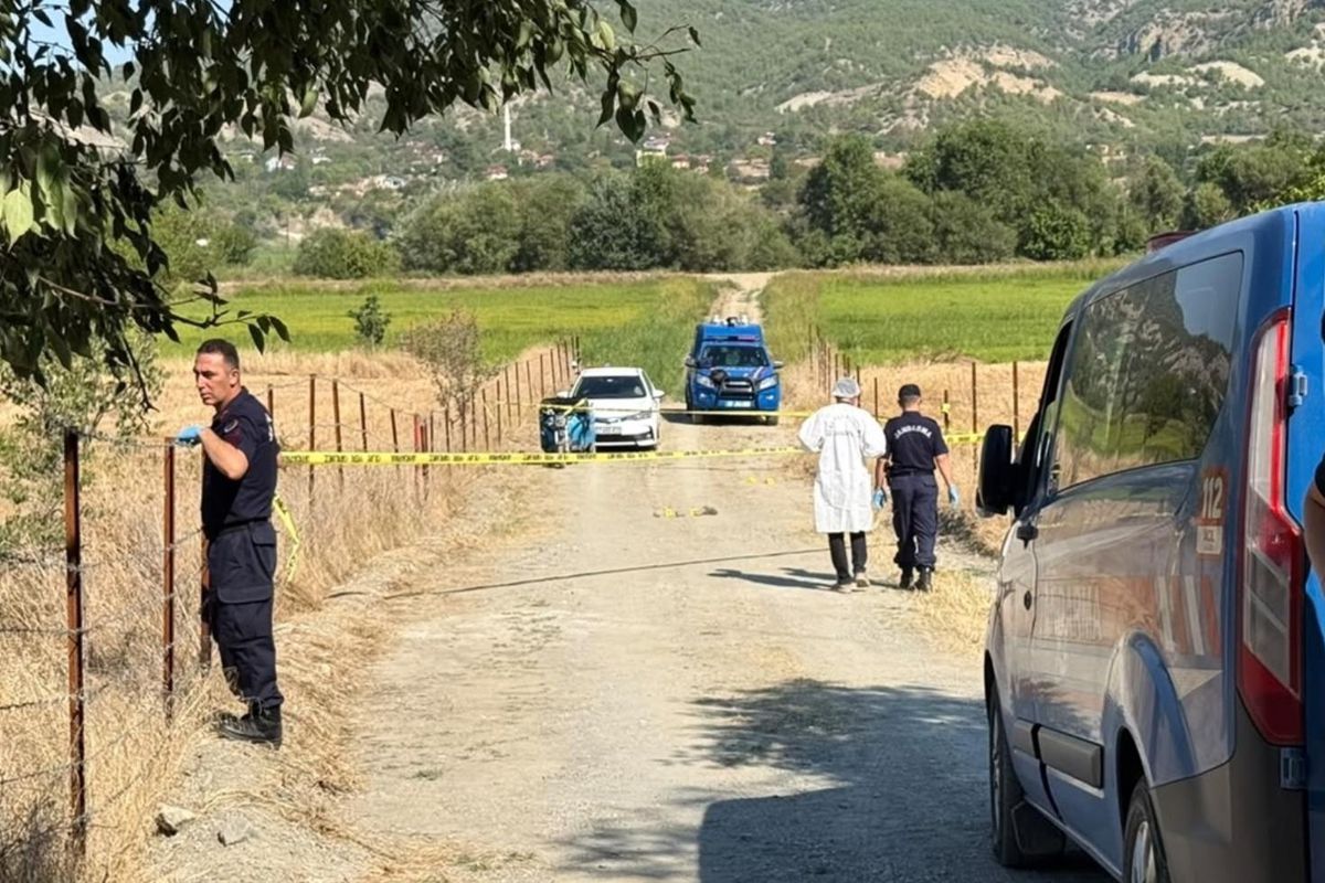 Köy muhtarı tarlada ölü bulundu!