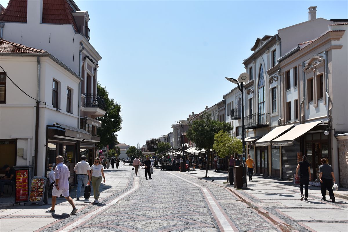 Edirne'de tabela kuralına uymayan esnafa tepki