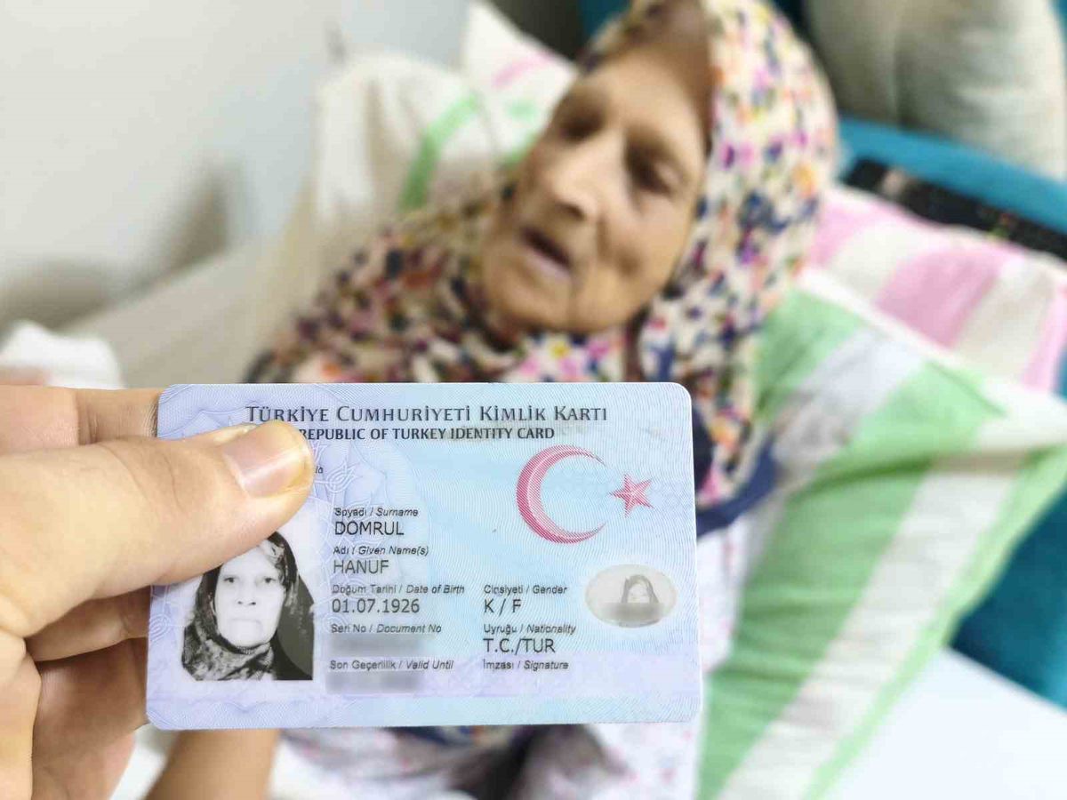 100 Yaşındaki Hanuf Nine 5 Kuşak Gördü, 171 Kişilik Aile Kurdu