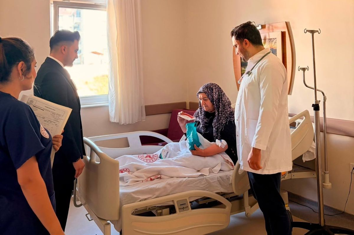 Tercan Devlet Hastanesi'nde Yatan Hastalar Ziyaret Edildi