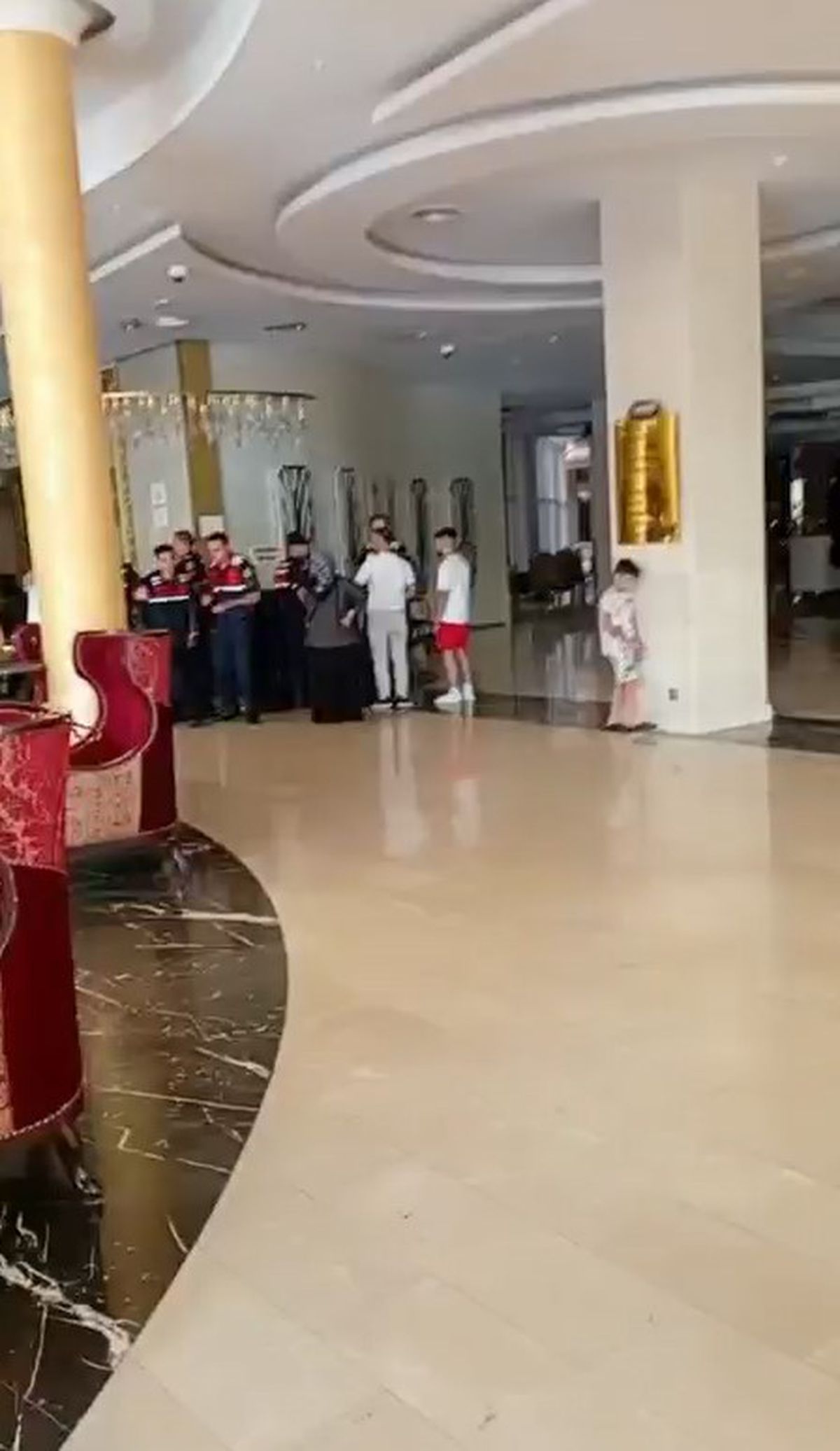 Termal'de Otel İşçilerinden Hak İhlali Eylemi