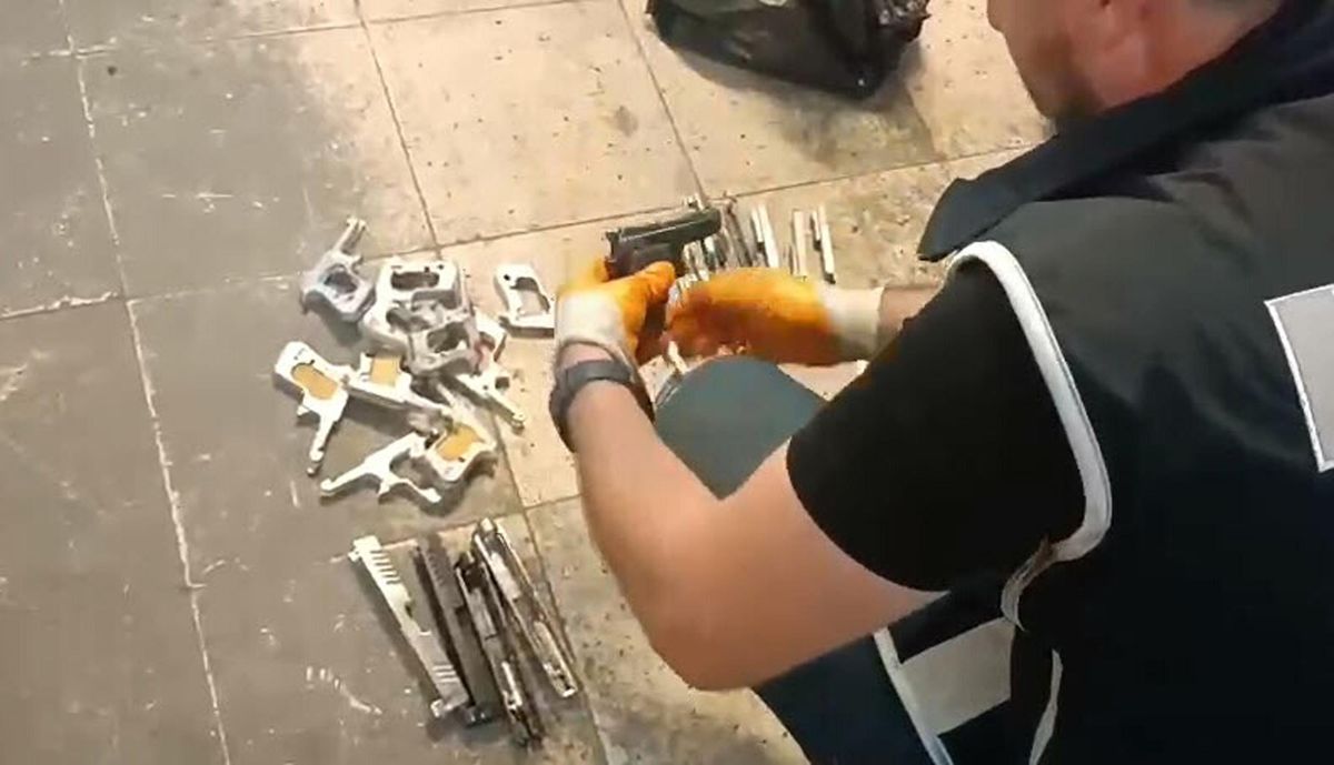 İzmir ve Manisa'da silah operasyonu: 13 gözaltı