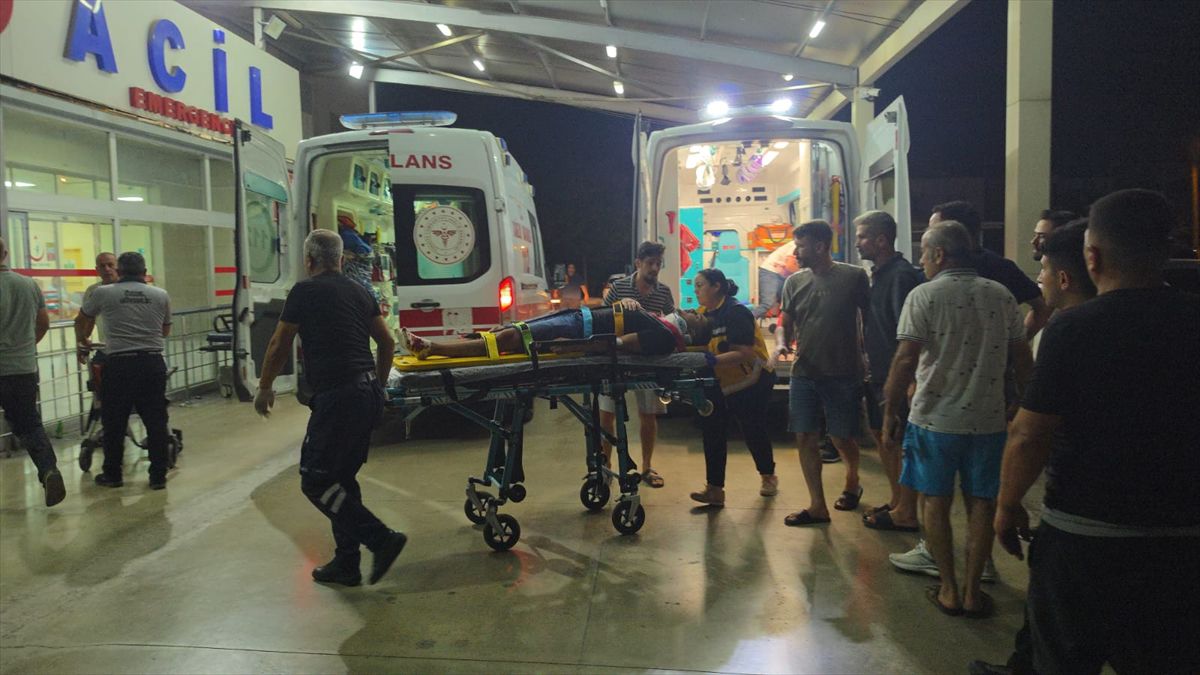 Kozan'da trafik kazası: 4 yaralı