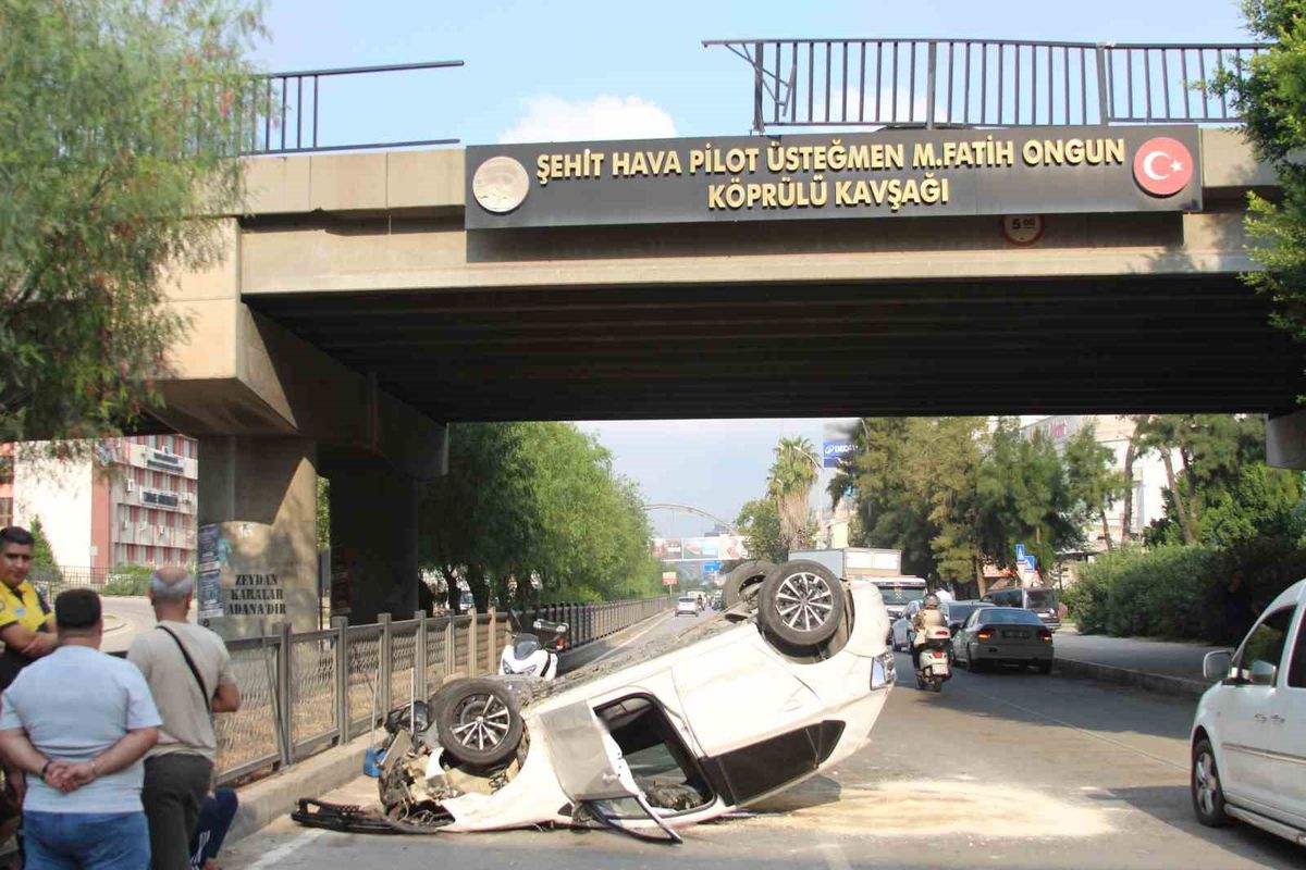 Adana'da Otomobil Köprüden Düştü: Sürücü Yaralandı