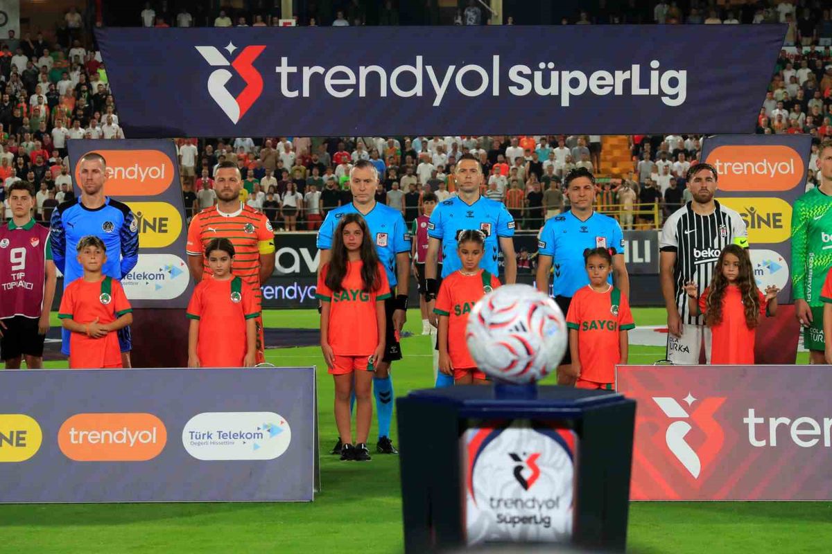 Alanyaspor-Beşiktaş Maçında Hakemlere Suç Duyurusu