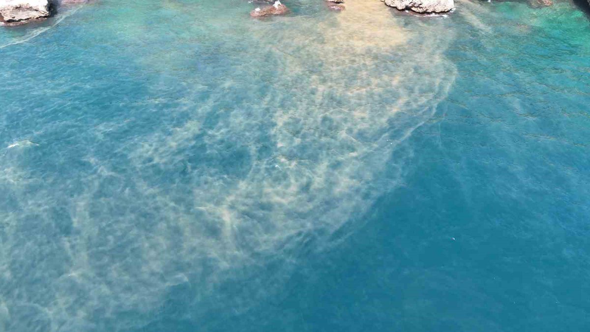 Antalya'da atık suyun denize karışmasına soruşturma